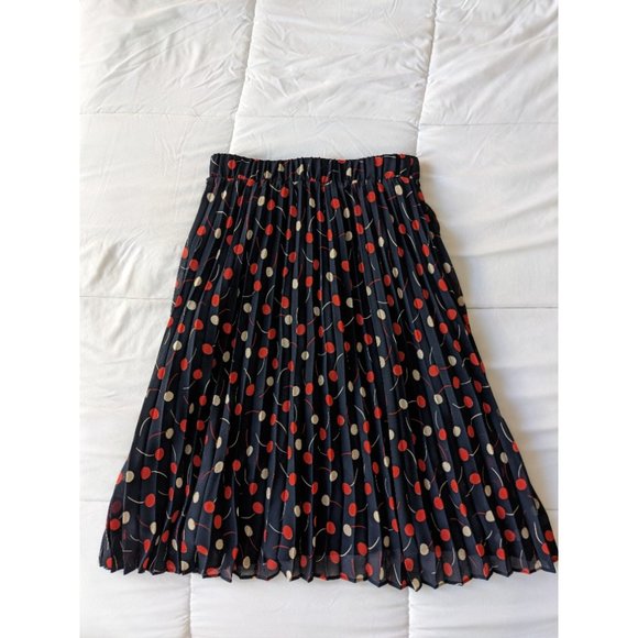 Ann Taylor Petite Cherry Pull On Pleated Skirt - Picture 2 of 6